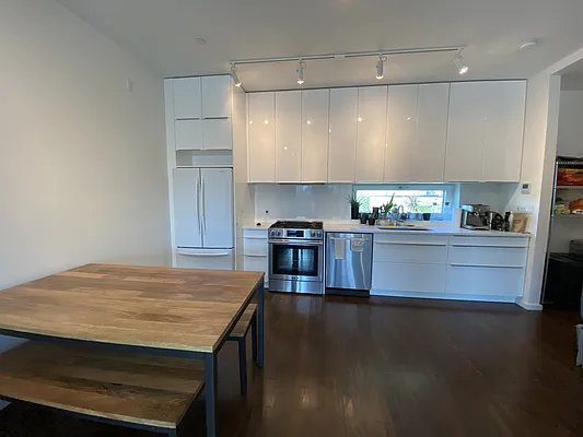 Rented by Realty Collective | media 19