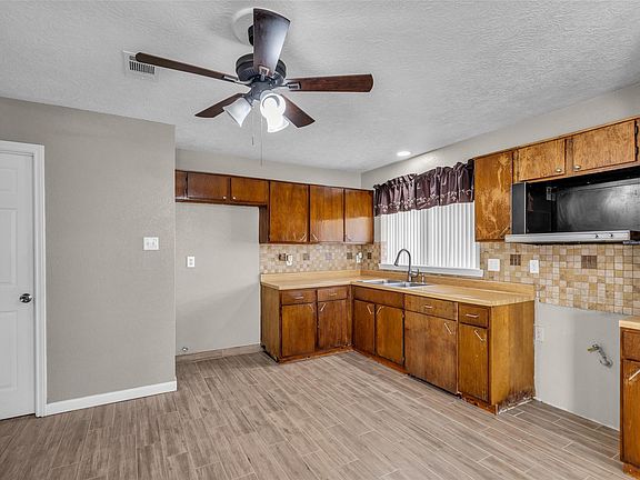 4th image of 6522 Redding Springs Ln