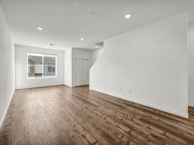 545 Gloria May Ln — Photo 16