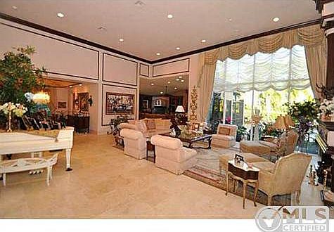 4th image of 6081 Hollows Ln