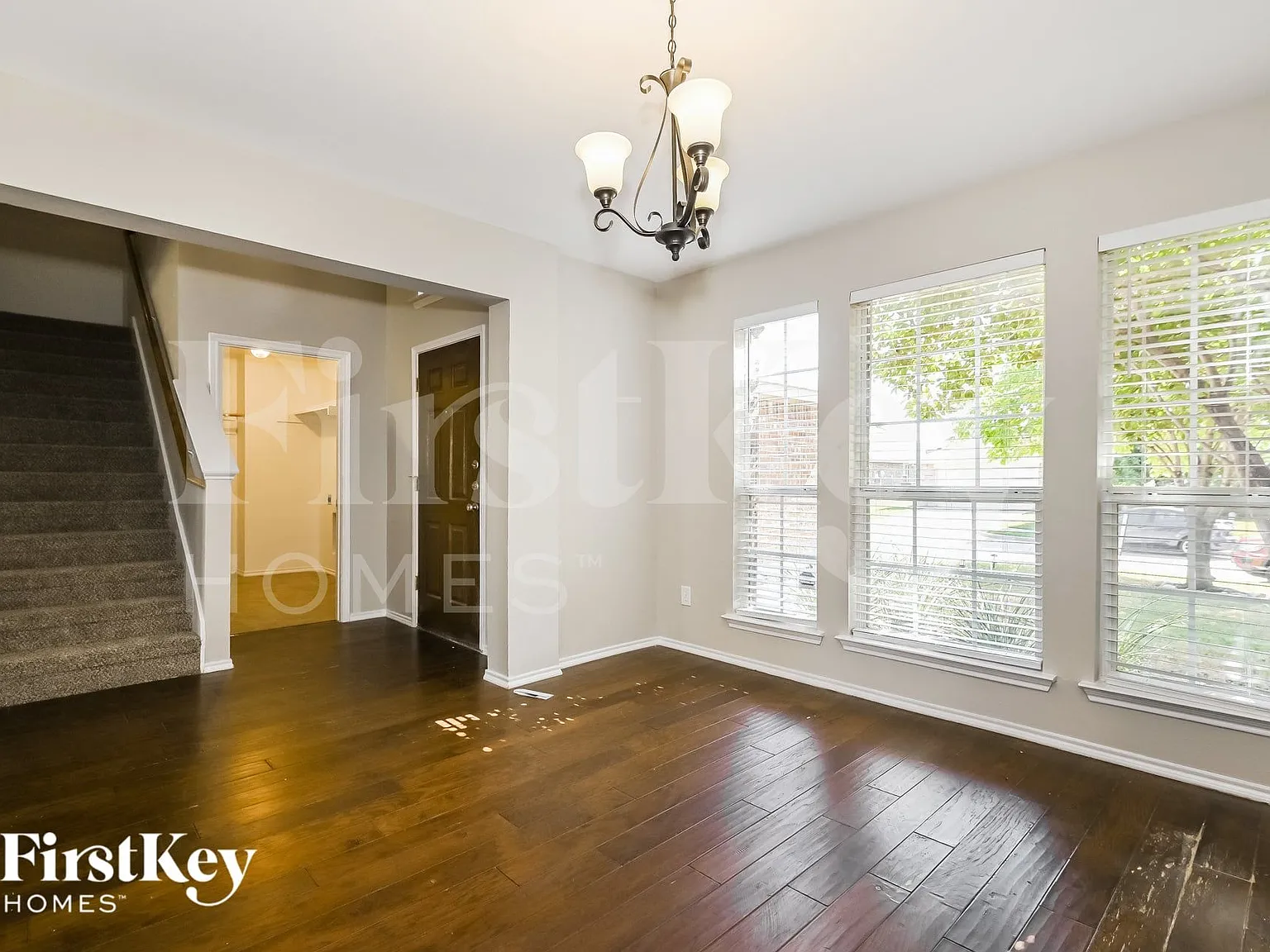 4 bed, 2.5 bath, 2355 sqft, $2,965 — Photo 4