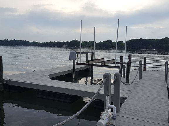 3rd image of 130 Beach Ln