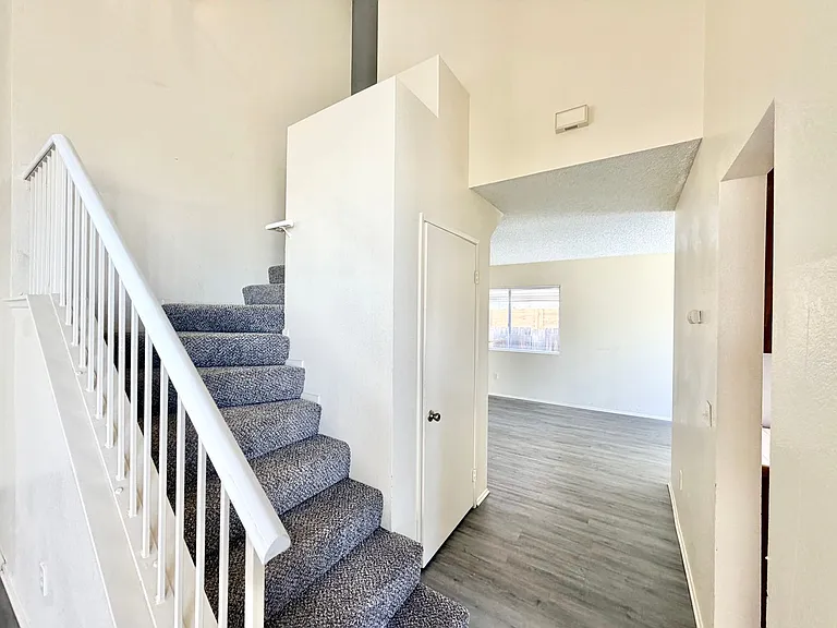 541 Ocean Ave — Photo 7