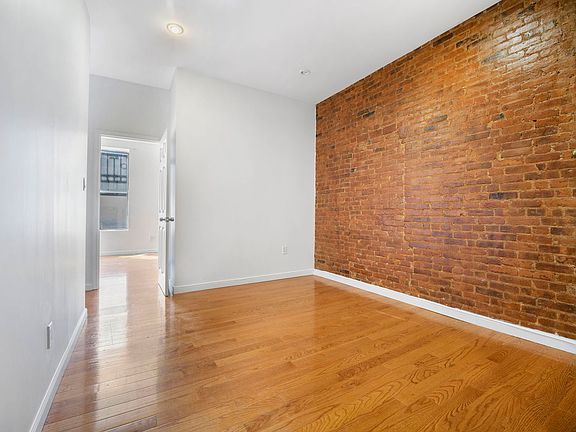 5th image of 207 E 14th St #1AA