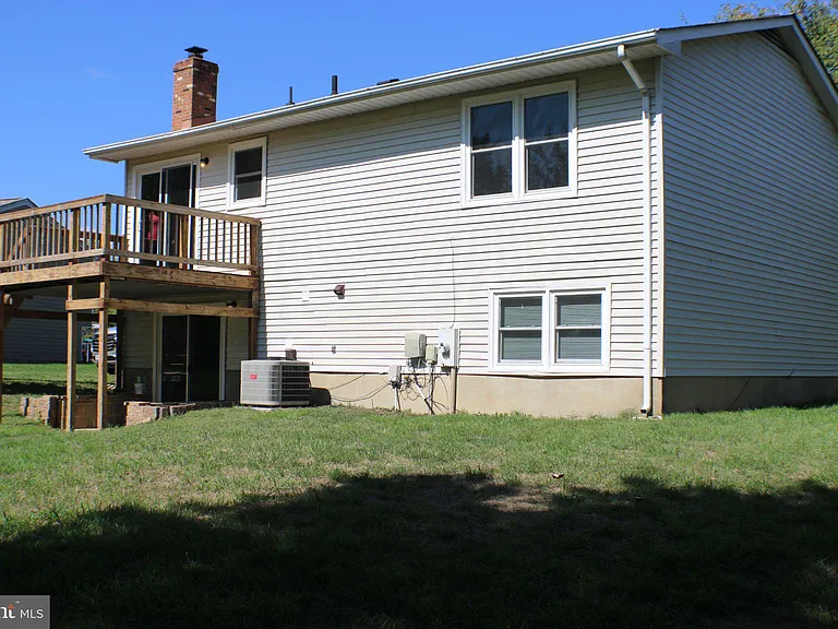 5077 Macnamara Dr — Photo 4