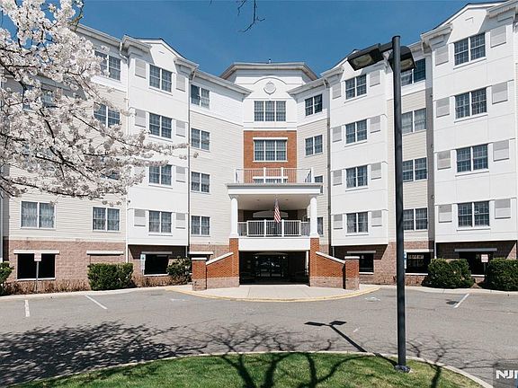 2nd image of 189 Forest Ave #108