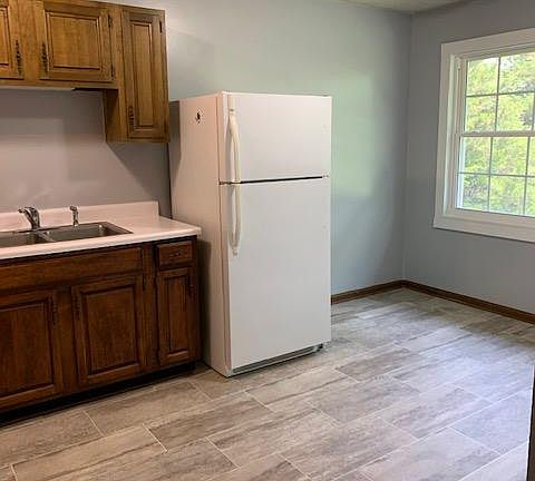 Paint colors and flooring may vary.