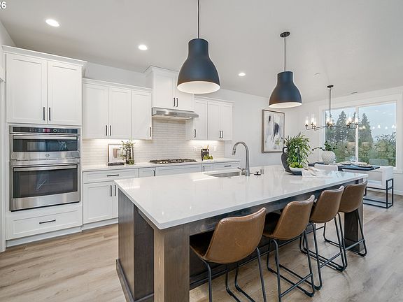 4th image of 516 W 20th Way