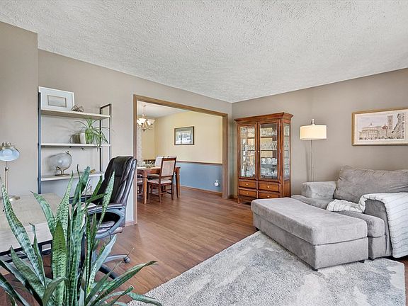 5th image of 2604 E 34th Street Ct