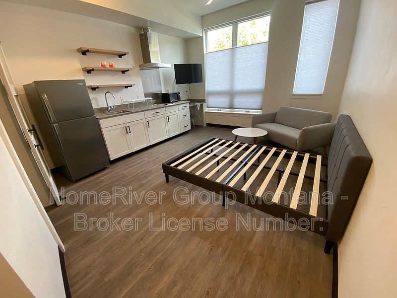 1st image of 320 Clay St #104