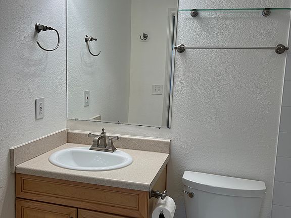 Master bedroom vanity & toilet