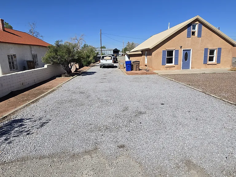 1805 N Valley Dr — Photo 5
