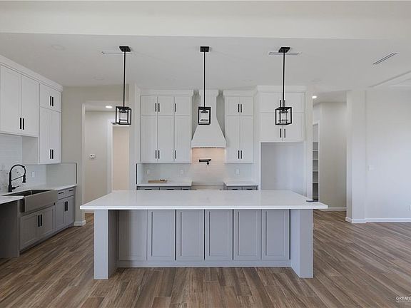 4th image of 8626 Bellagio Cir