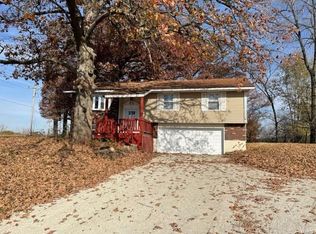 30198 Ingham Ln, Godfrey, IL 62035