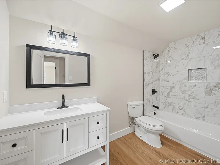 10714 S 86th East Cir — Photo 21