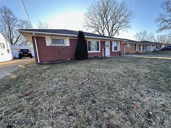 3rd image of 349 Lynne Dr