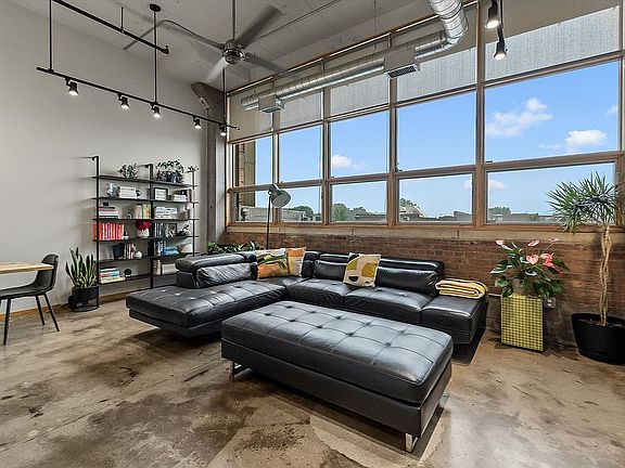 2nd image of 444 W Willis St Unit 304