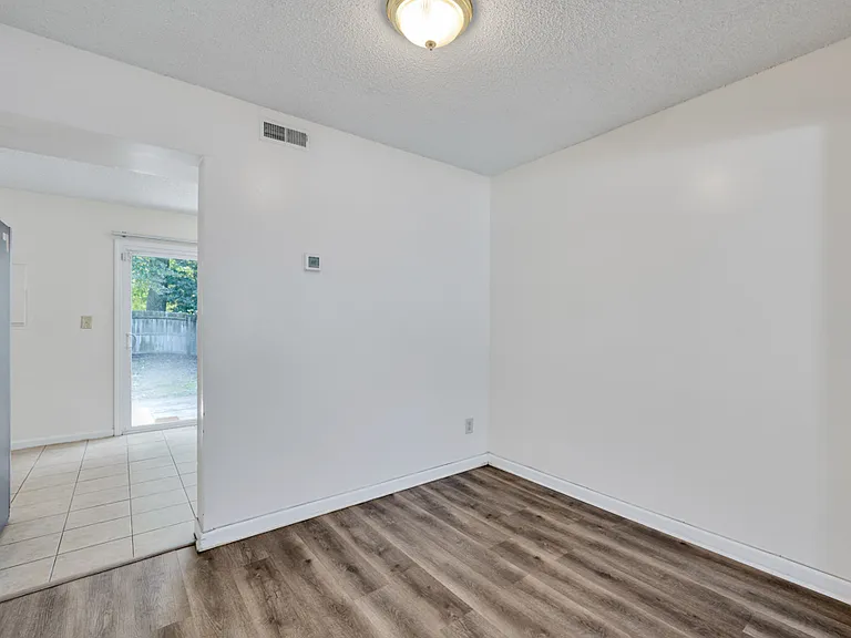 1132 Clear Springs Rd — Photo 5