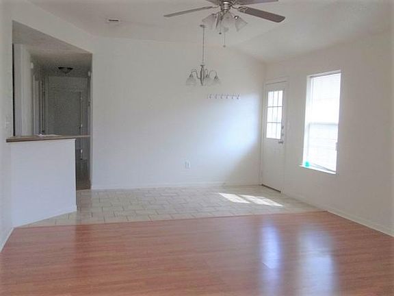 3rd image of 905 Yi Dr #A