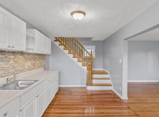 105 Oakridge St #A, Norwich, CT 06360