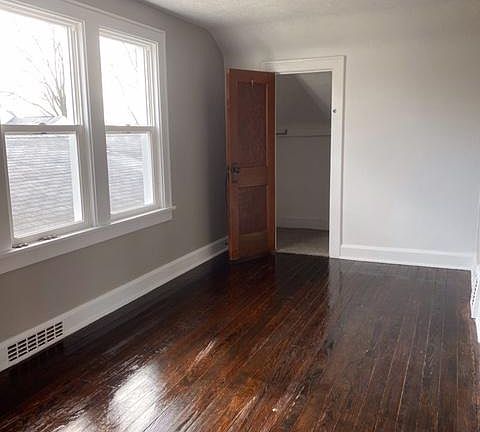 4th image of 330 Virginia Ave