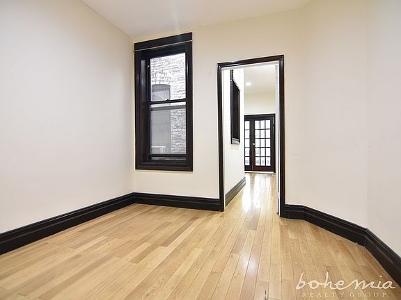 3rd image of 410 Lenox Ave APT 4S