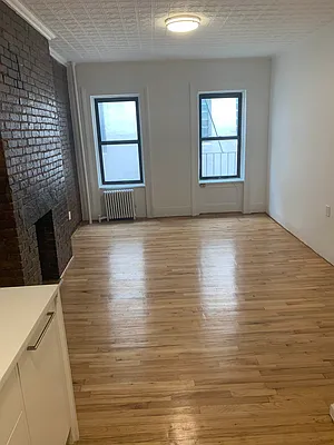 Rented by City Connections Realty | media 15