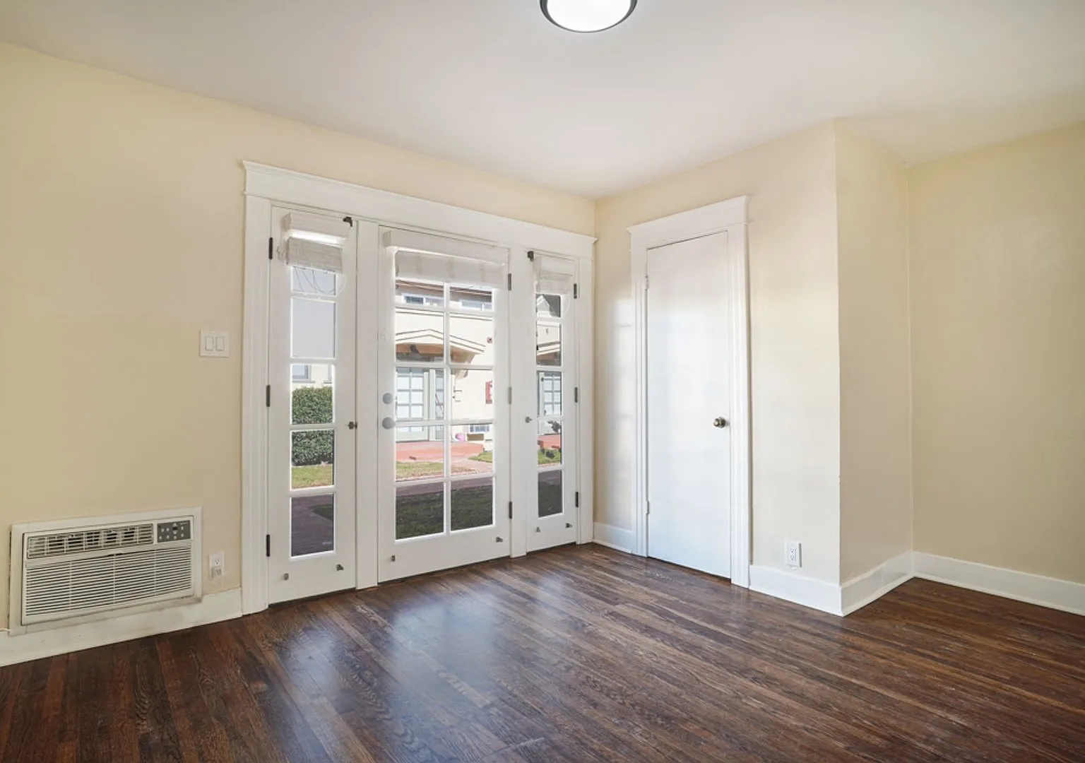 Torrey Arms Apartments — Photo 3