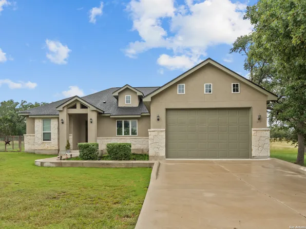 137 N Lon Price, Blanco, TX 78606