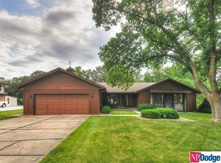 2820 Douglas Dr, Fremont, NE 68025