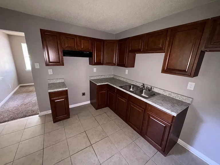 344 Flynn Rd — Photo 3