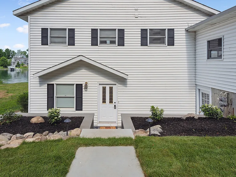 168 E Gull Lake Dr — Photo 8