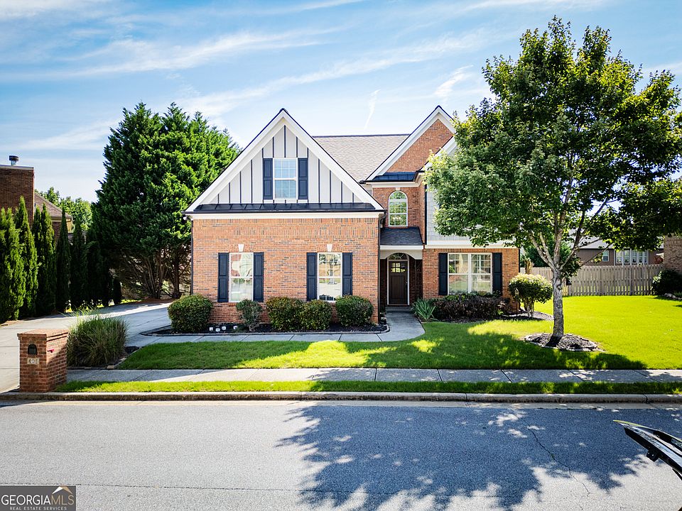 1st image of 407 Arbor Ln