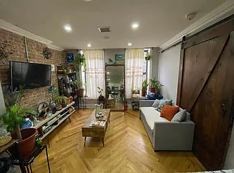 Rented by Aron Fried, LREB