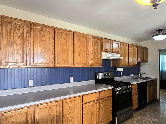 4th image of 11000 Whitehall Manor Dr