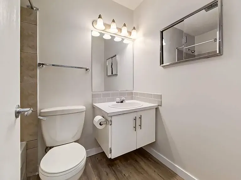 510 Robert St E — Photo 14