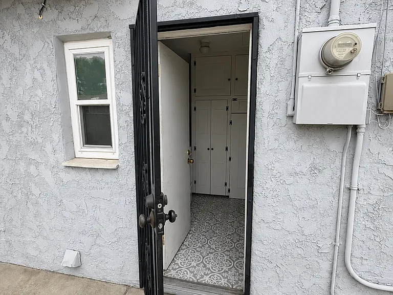 445 1/2 E Alisal Way — Photo 22