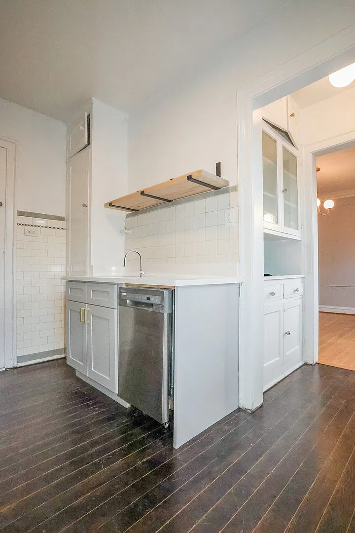 7443 N Claremont Ave — Photo 3