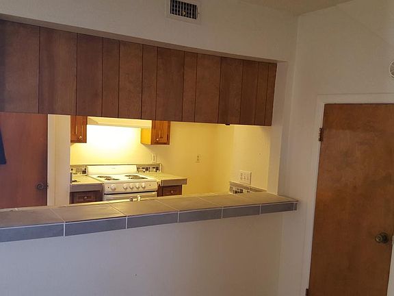 3rd image of 1009 Laurelwood Dr APT B