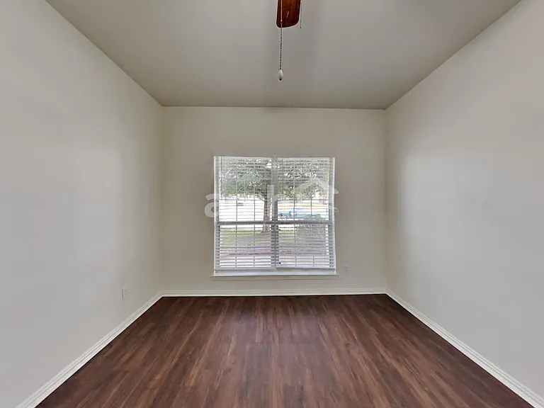 2013 Briar Grove Dr — Photo 7