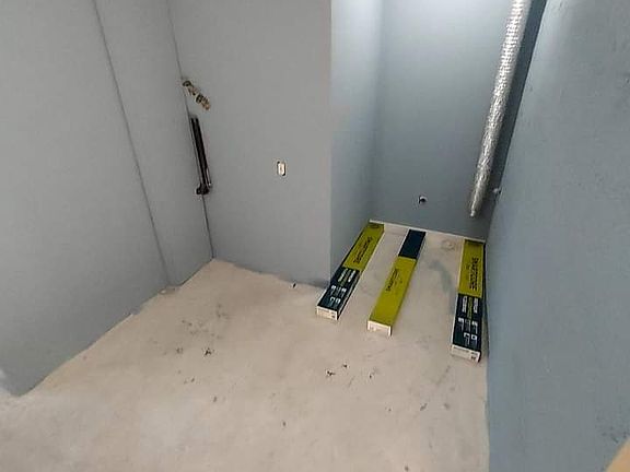 3rd image of 305 E Dayton Ave #B