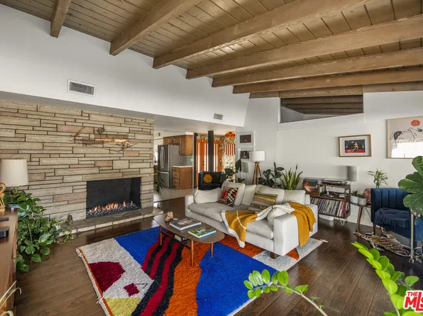 20318 Chase St, Winnetka, CA 91306