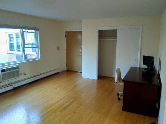4th image of 1714 W Touhy Ave Unit C-3
