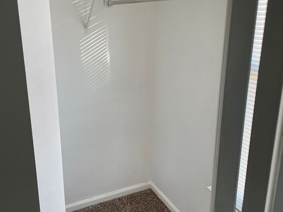 2nd image of 212 Wexford Dr W