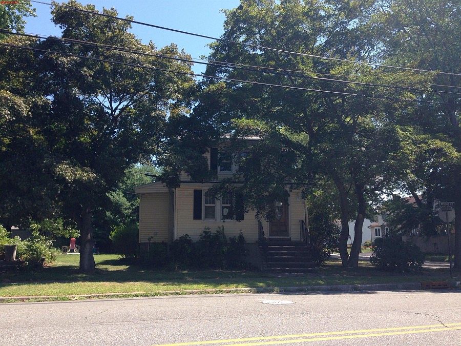 1st image of 619 Riverdale Blvd