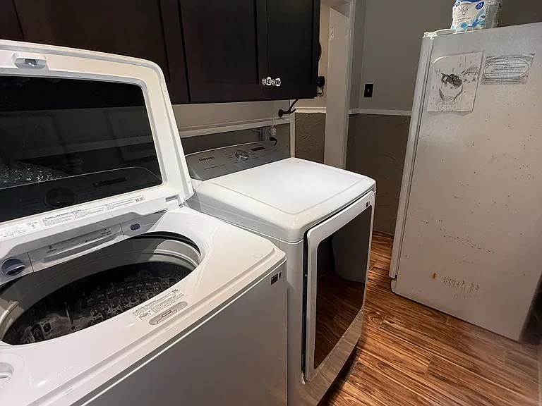 200 Pine Dr — Photo 15