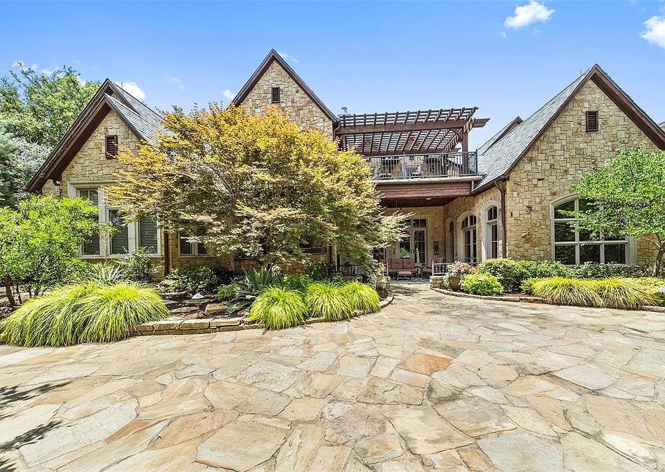 1st image of 1401 Hawthorn Way