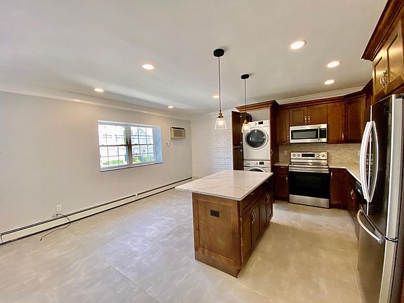 2nd image of 454 Halstead Ave #4