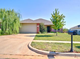 1208 Granite Ln, Noble, OK 73068