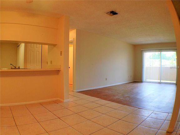 4th image of 670 Kenwick Cir APT 205